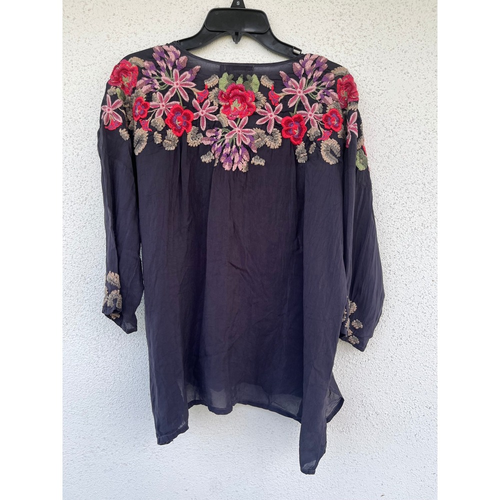 Johnny Was Silk Floral Embroidered V-Neck Blouse Tunic Navy Blue Womens Small - Picture 8 of 10
